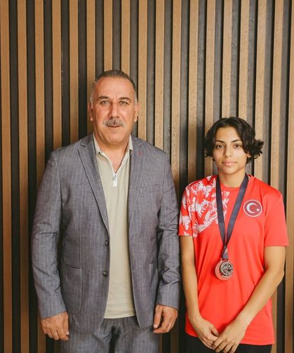 Müdür Yığmatepe başarılı sporcuyu ağırladı
