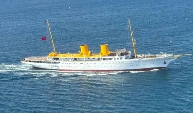 Atatürk'ün mirası Savarona, İstanbul Boğazı'nda