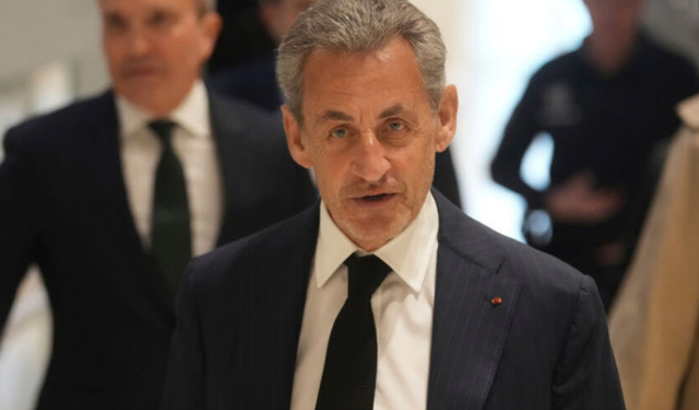 Sarkozy’ye Bir Darbe Daha
