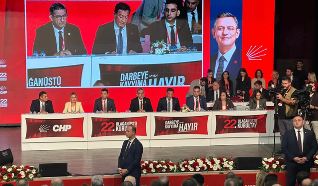CHP'nin Olağanüstü Kurultayı gerçekleştiriliyor