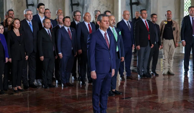 Özgür Özel’den Anıtkabir Ziyareti