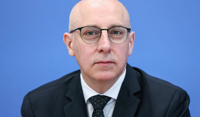 Tarihi atama: Almanya’da bir Türk zirvede