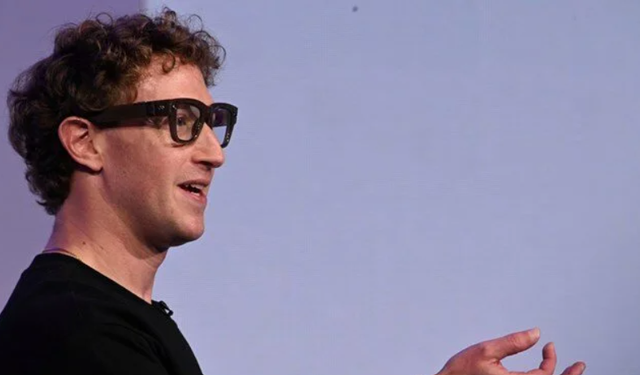 Zuckerberg Yeni Akıllı Gözlüğünü Tanıttı