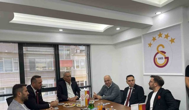 Adnan Polat, 1905 Kütahya Galatasaraylılar Derneği’nin açılışına katıldı