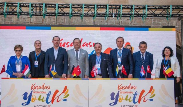 Kuşadası’ndan dünyaya barış, kardeşlik ve dostluk mesajları