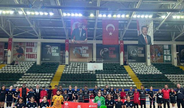 Malatyalı depremzede çocuklar Hoket turnuvasın da