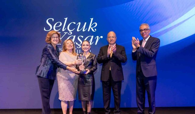Selçuk Yaşar Ödülü Prof. Dr. Elif Uysal’a