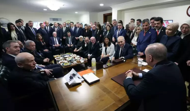 Erdoğan'dan Meclis'te liderlerle görüşme