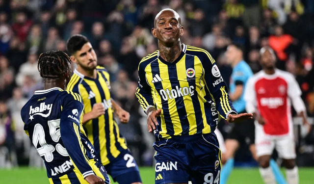 Fenerbahçe, Karagümrük'ü iki golle geçti