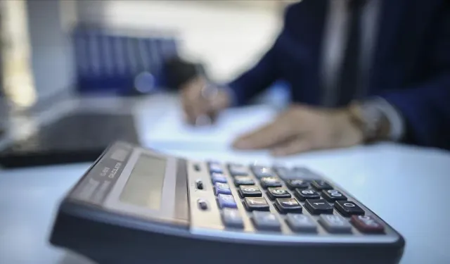 Bazı mesleklere yıllık harç geliyor