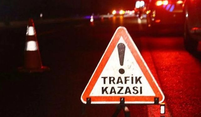 Patpatın devrildiği kaza da 2 kişi yaralandı