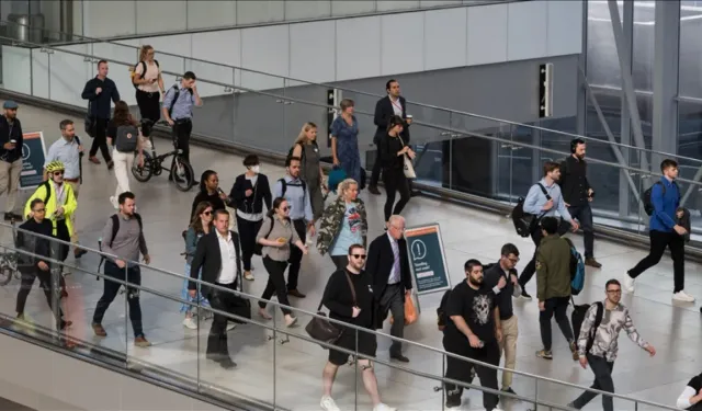 Büyük şirketler, onbinlerce çalışanını işten çıkarıyor