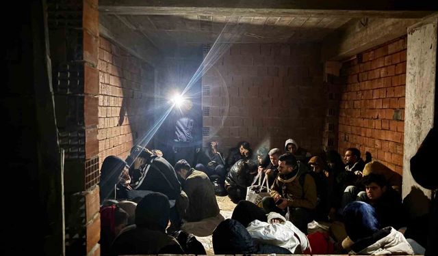 Düzensiz göçmenler inşaatta yakalandı