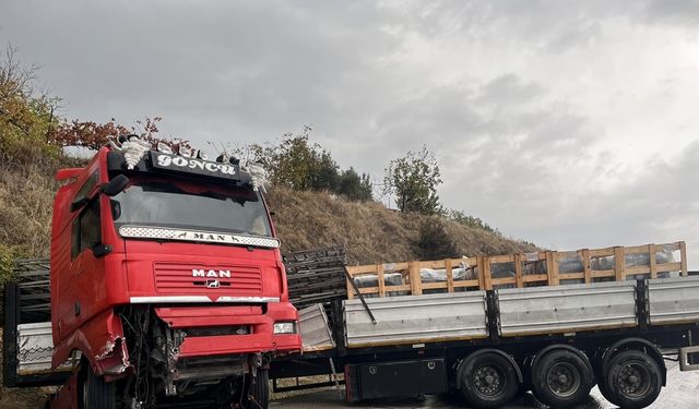 Yağışlı hava kazayı beraberinde getirdi