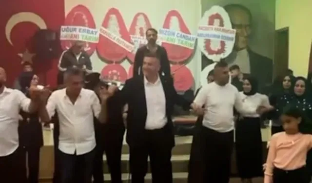 Şehitlerin yası tutulurken AKP'li belediye başkanı halay çekti