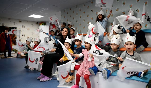 Kuşadası Belediyesi Miniklere Kızılay'ı anlattı