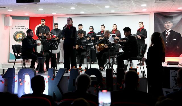 Kuşadası'nda Öğrencilerden Atatürk'ü anma etkinliği