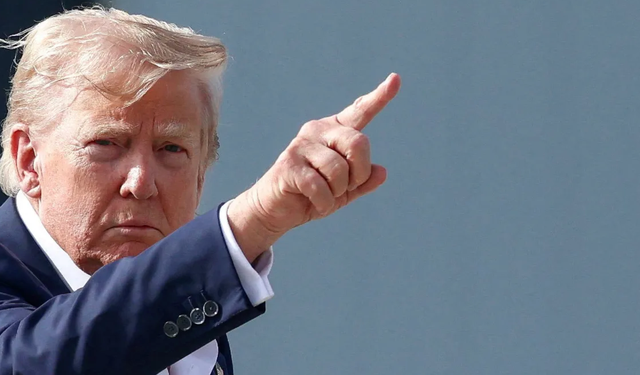 Trump BBC yöneticilerini istifa ettirdi