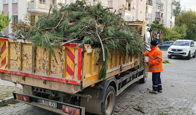 Efeler'in ekipleri çalışıyor