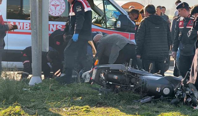 Ambulans şoförü kazada hayatını kaybetti