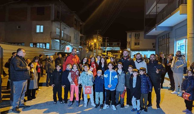 Dünya şampiyonu Zehra'yı mahalle sakinleri törenle karşıladı