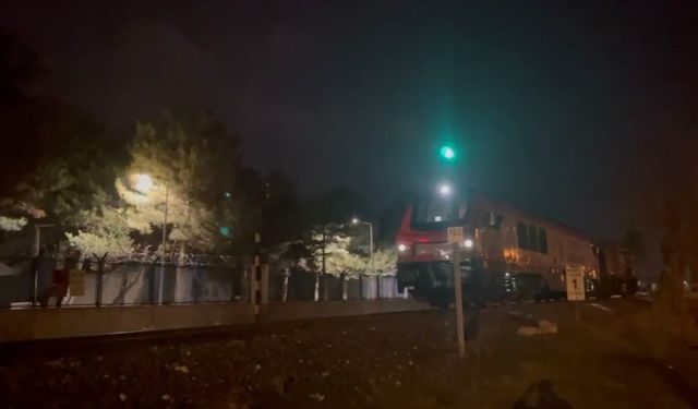 Lokomotifin çarptığı genç hayatını kaybetti