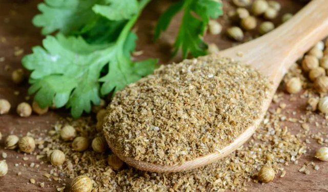 Göbeği mum gibi eritiyor!