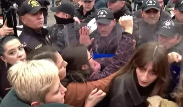 Meclis'te taciz protestosuna engelleme