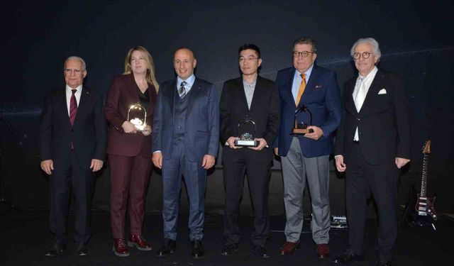 Uğur Soğutma'ya çifte ödül