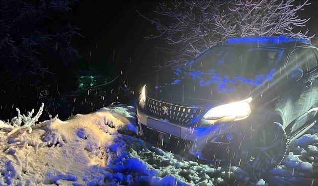 Kar Yağışı Nedeniyle Mahsur Kaldılar, Jandarma Yetişti