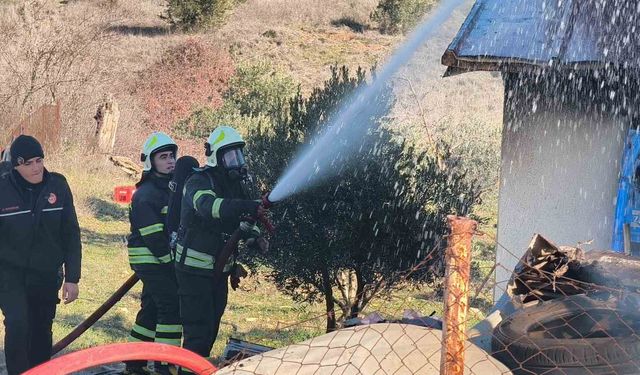 Ev ve otomobil küle döndü