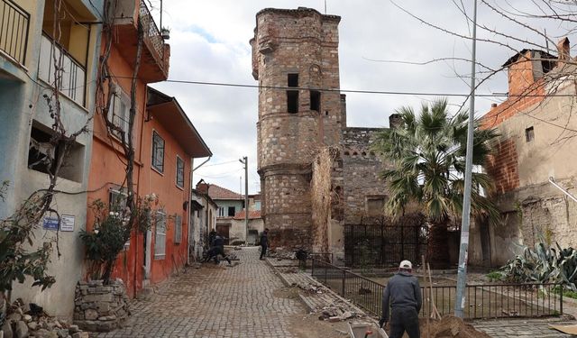 Tarihi Kule Sokağı Yeniden Hayat Buluyor