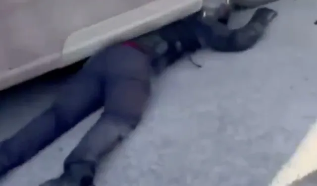 Sürücü tırın altında kaldı