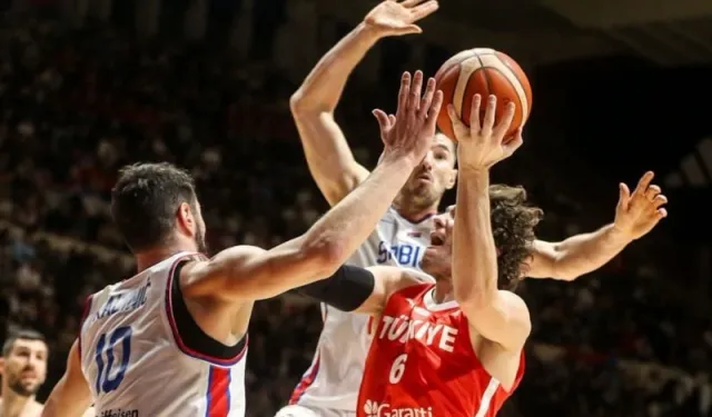 12 Dev Adam Sırbistan'ı Mağlup Ederek Liderliğini Sürdürdü