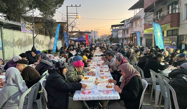 Vatandaşlar Aydın Büyükşehir'in İftar Sofralarında Buluşuyor