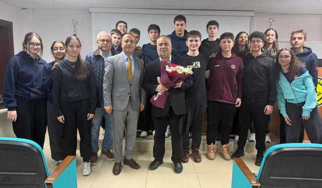 Aydın Lisesi’nde Maarifin Kalbinde Ramazan Etkinlikleri Kapsamında Anlamlı Söyleşi