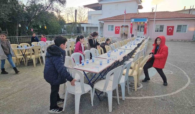 Öğrenciler iftarda buluştu