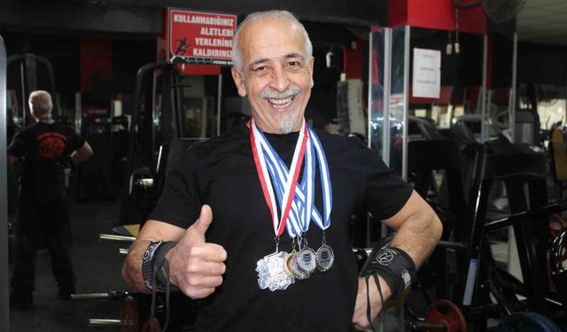 65 yaşındaki Hakkı Bozat'tan Güç Gösterisi