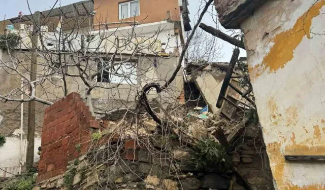 Aydın'da yağmur evin duvarını çökertti