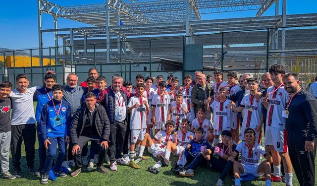 İncirliova Belediyespor U-15 Şampiyon Oldu
