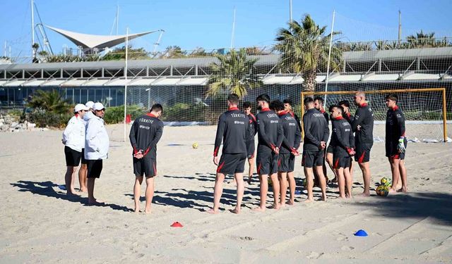 Plaj Futbolu Milli Takımı Kuşadası Kampında
