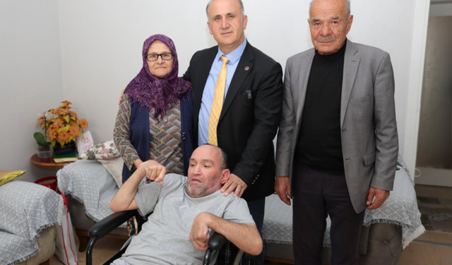 Başkan Kaya engelli İskender'in isteğini yerine getirdi