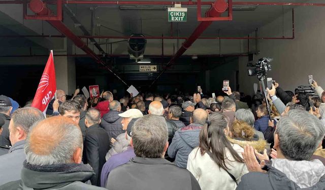 Bursa Belediye Binasında Arbede