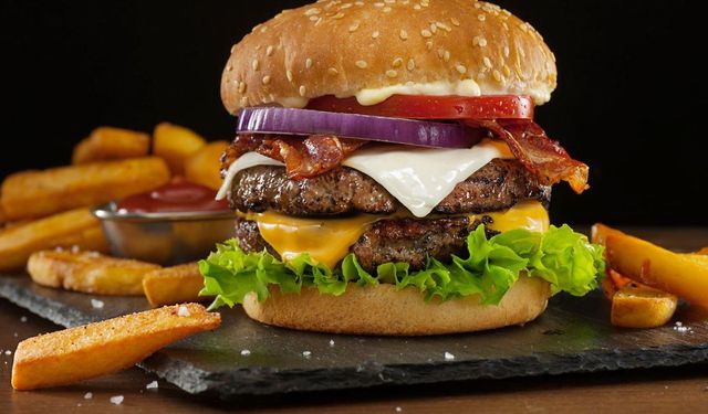 Hamburger Zincirine Kayyum Şoku