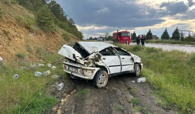 Kontrolden Çıkan Otomobil Şarampole Uçtu