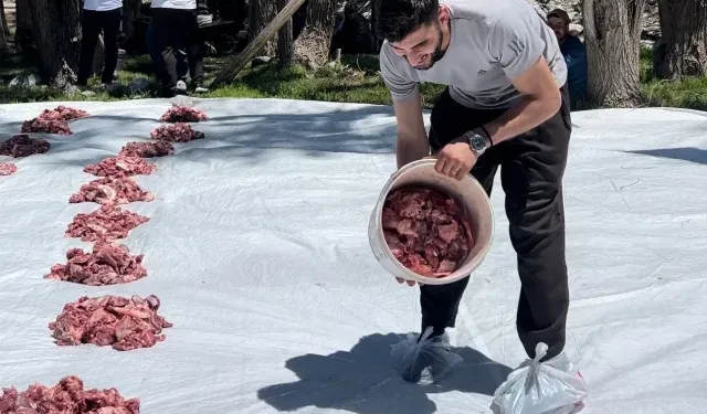 Bir Asırlık Gelenekle Her Ev Bayram Etti