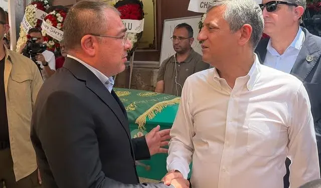CHP’liler Özel’i Yalnız Bırakmadı
