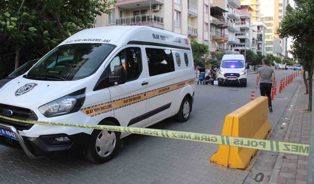 Emniyet karşısındaki şüpheli valiz fünyeyle patlatıldı