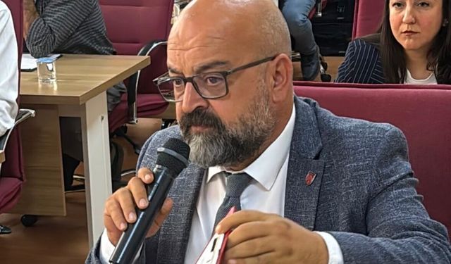 Efeler Meclis Toplantısı Gergin Başladı