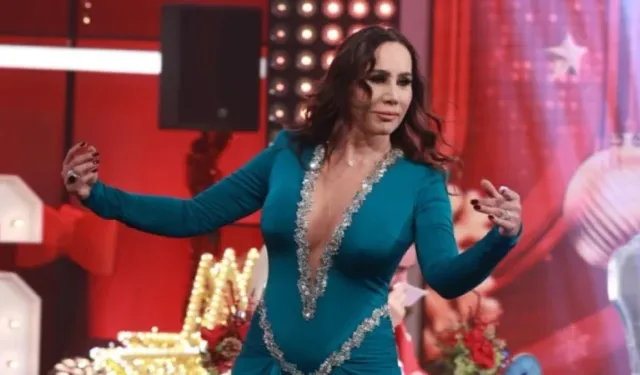 Ünlü oryantal Asena dansı bıraktı